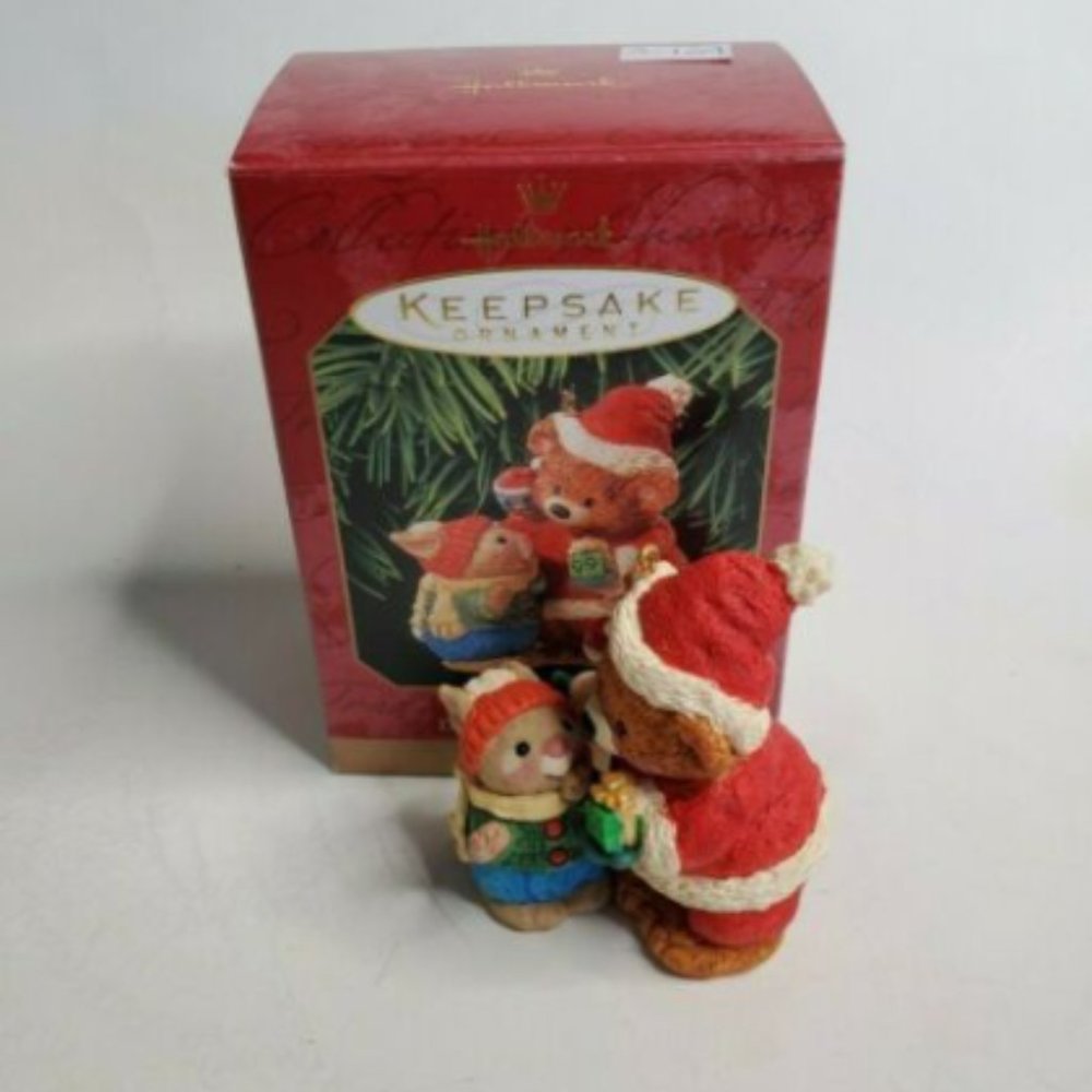 1999 Hallmark Keepsake Ornament Mary's Bears - Picture 1 of 3